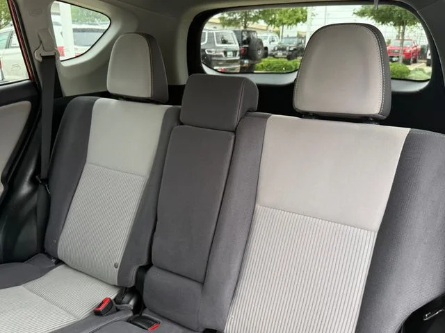 2015 Toyota RAV4 - Image 27