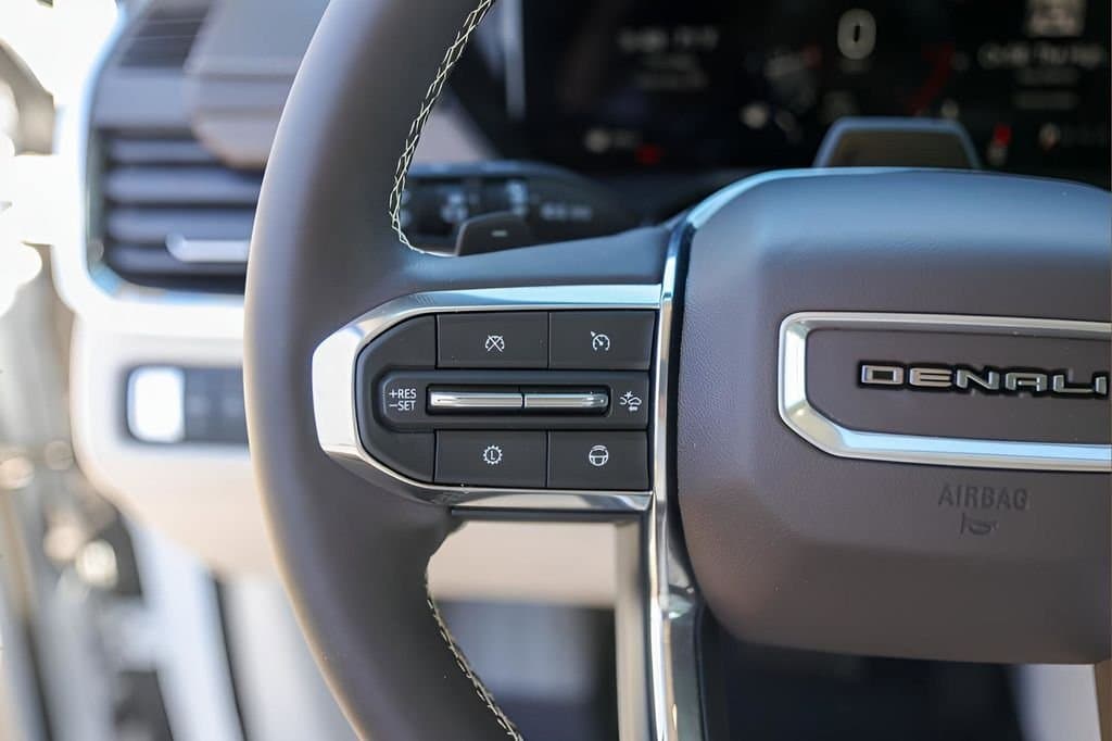 2026 GMC Acadia - Image 14