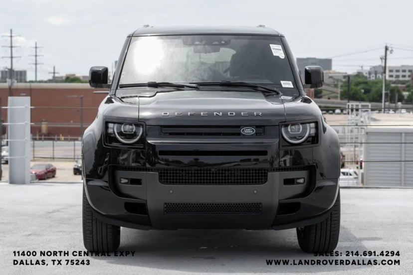 2026 Land Rover Defender 130 - Image 5