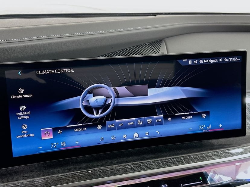 2025 BMW 7 Series - Image 14
