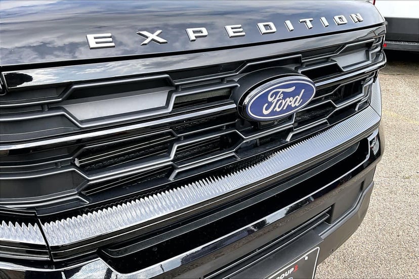 2025 Ford Expedition - Image 30