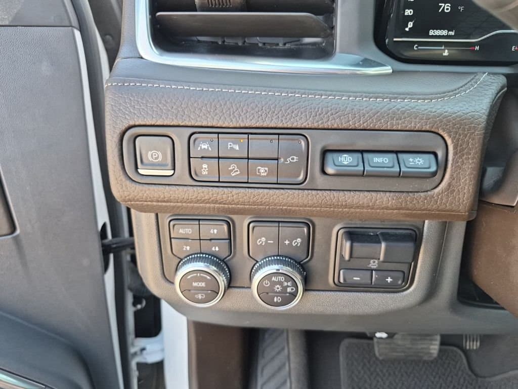 2022 GMC Yukon - Image 33