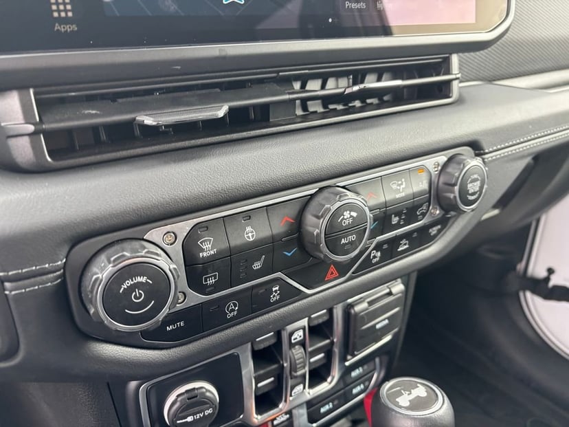 2024 Jeep Wrangler - Image 19