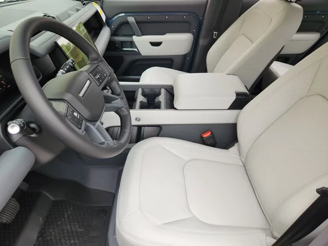 2026 Land Rover Defender 110 - Image 9