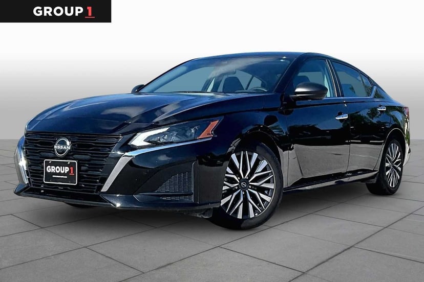 2025 Nissan Altima - Image 1