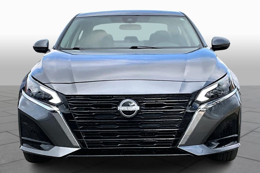 2023 Nissan Altima - Image 4