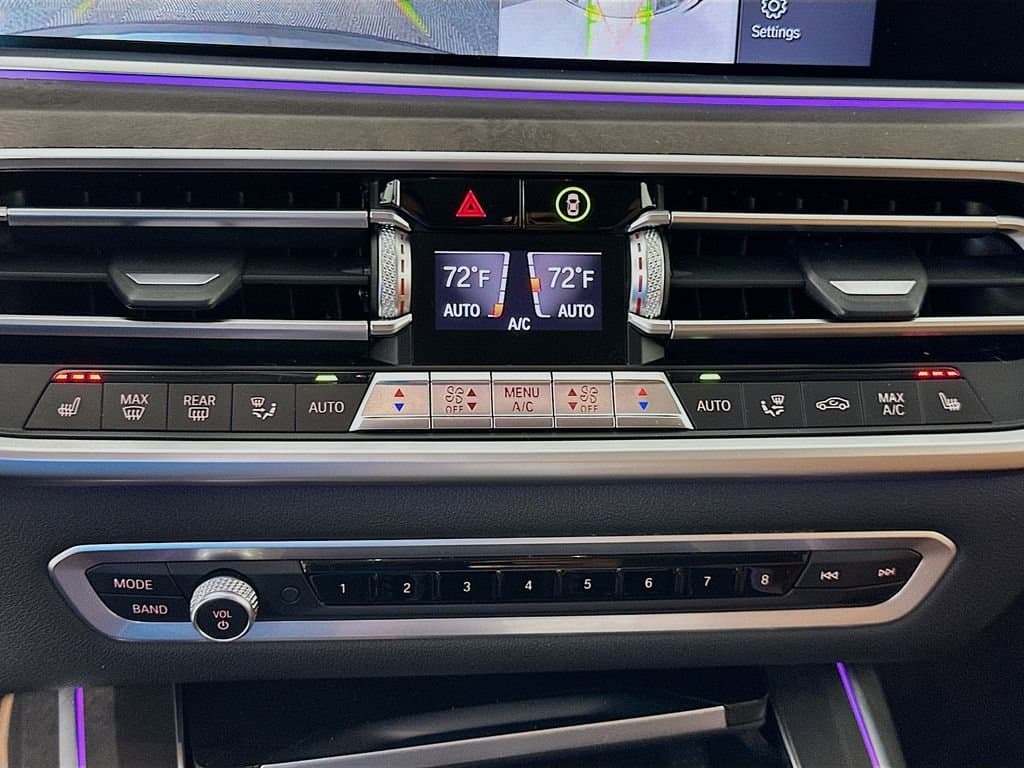 2021 BMW X7 - Image 16