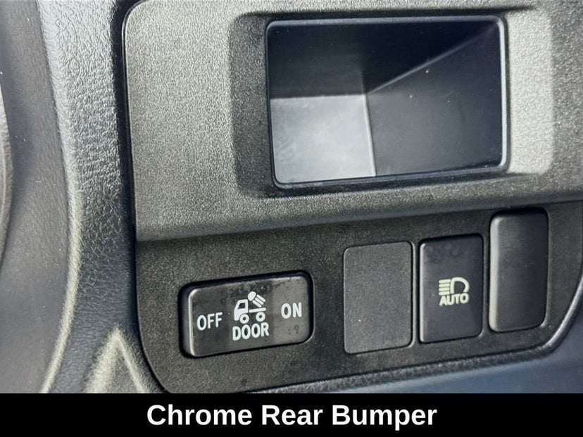 2018 Toyota Tacoma - Image 11