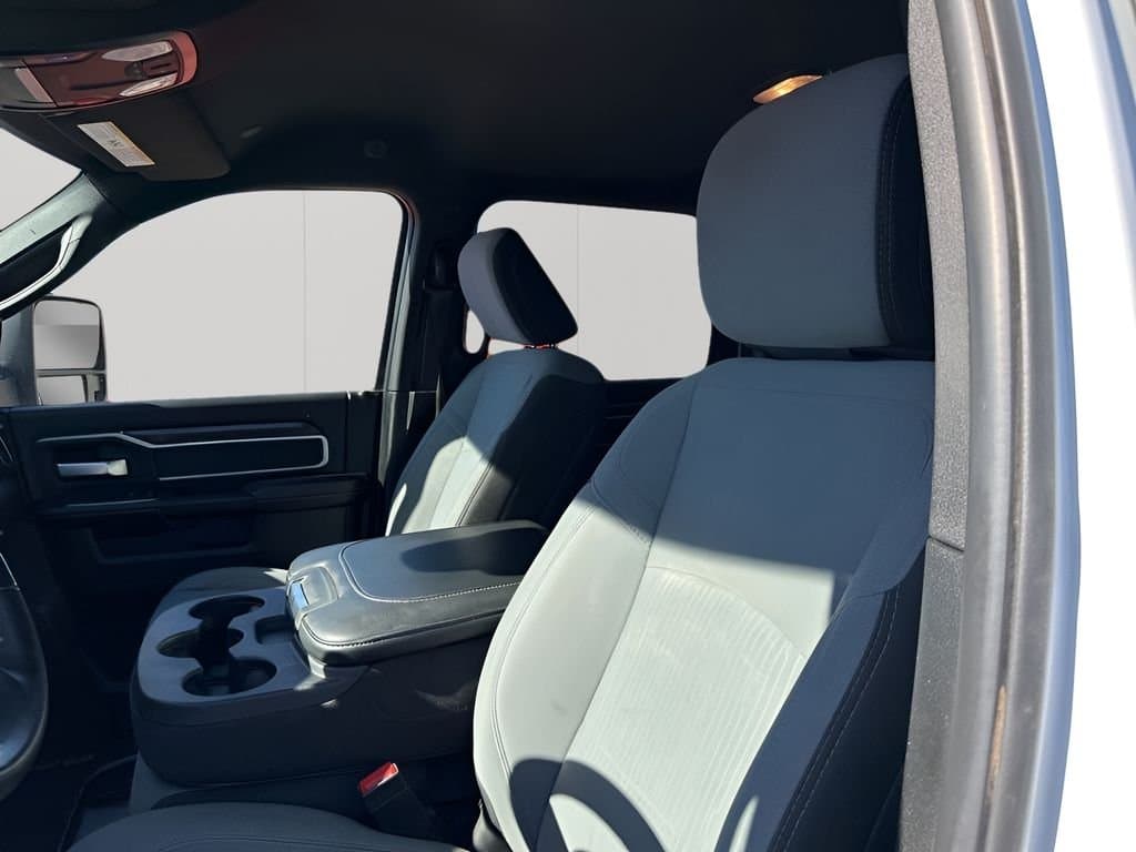 2024 Ram 3500 - Image 25