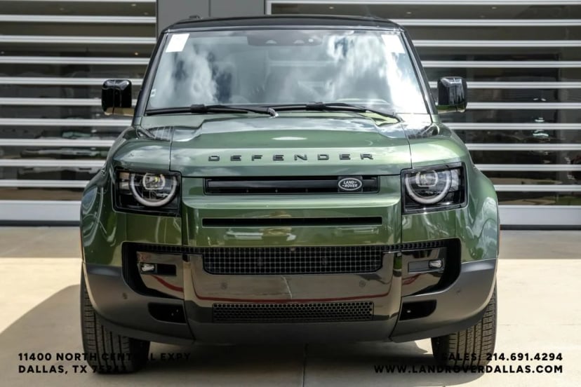 2026 Land Rover Defender 110 - Image 5