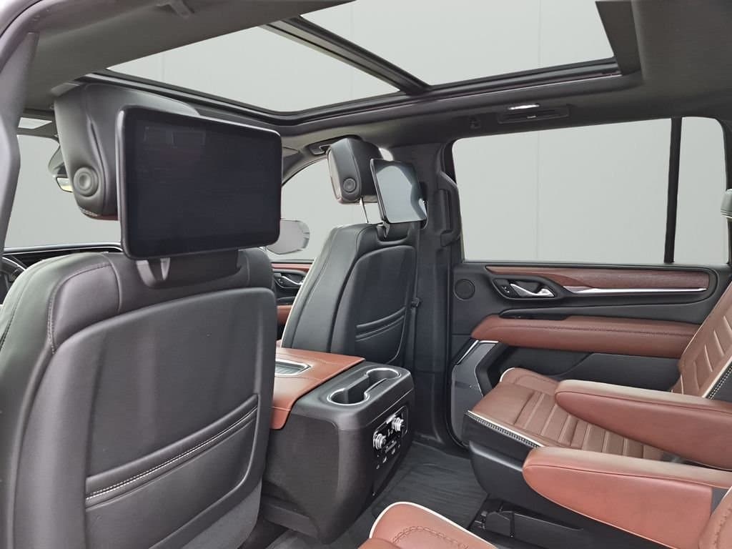 2023 GMC Yukon XL - Image 18
