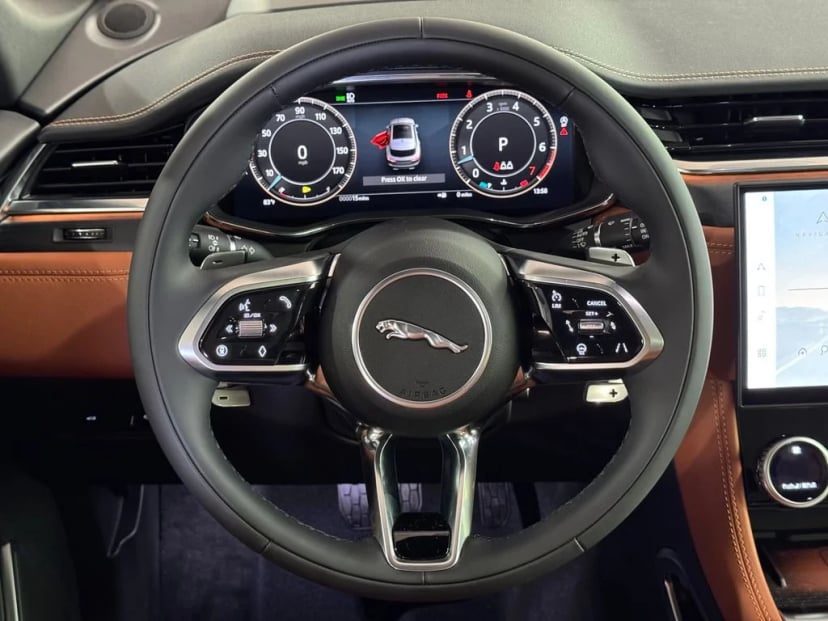2026 Jaguar F-PACE - Image 19