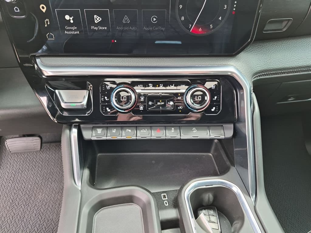 2024 GMC Sierra 2500HD - Image 41