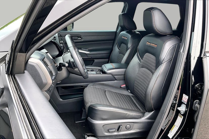 2023 Nissan Pathfinder - Image 8