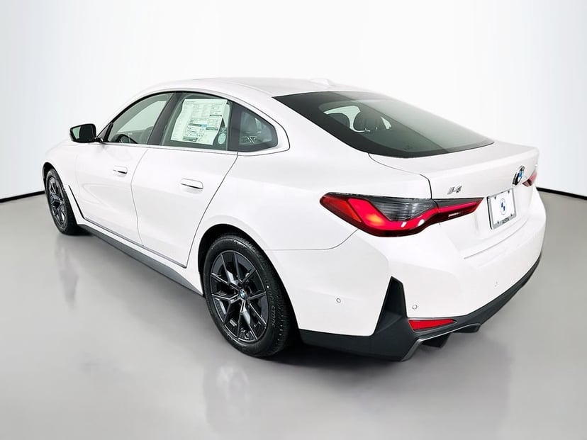 2026 BMW i4 - Image 7