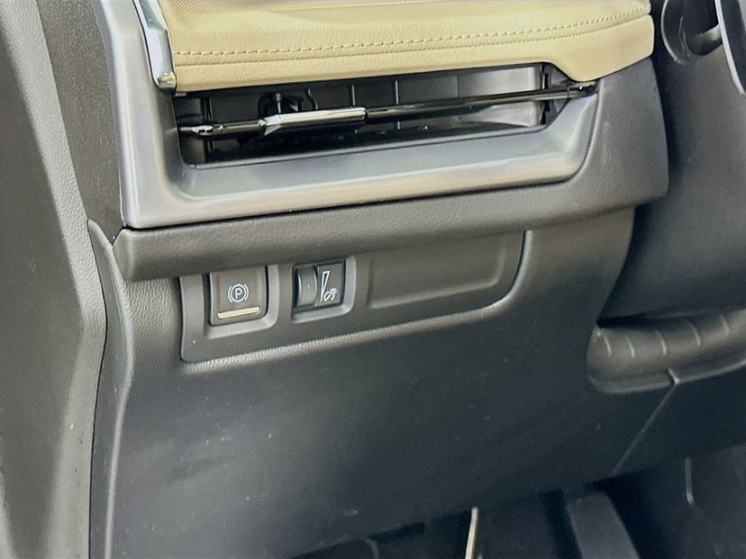 2024 Cadillac XT4 - Image 10