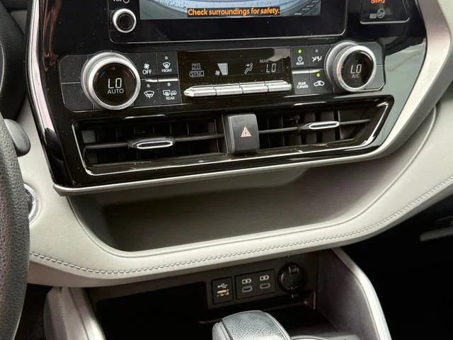 2023 Toyota Highlander - Image 47