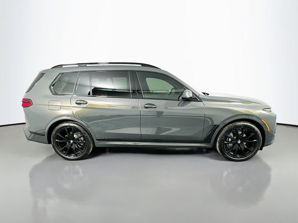 2026 BMW X7 - Image 4