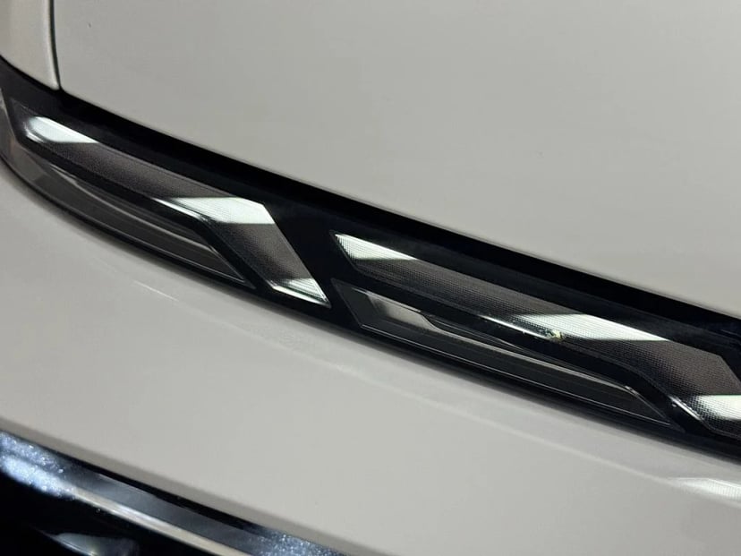 2023 BMW X7 - Image 40