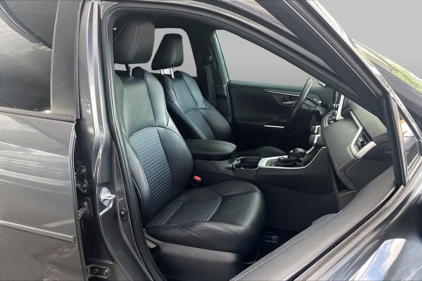 2021 Toyota RAV4 - Image 9
