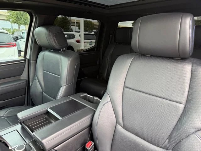 2023 Toyota Tundra Hybrid - Image 8