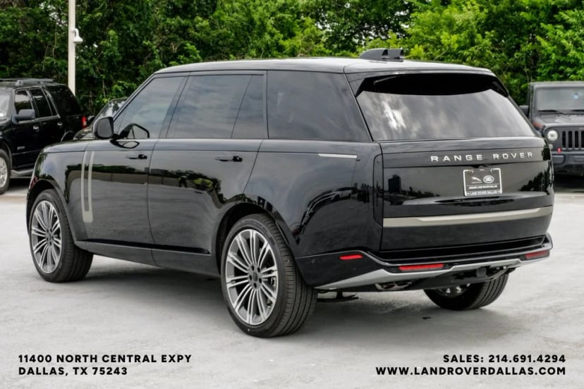 2026 Land Rover Range Rover - Image 8