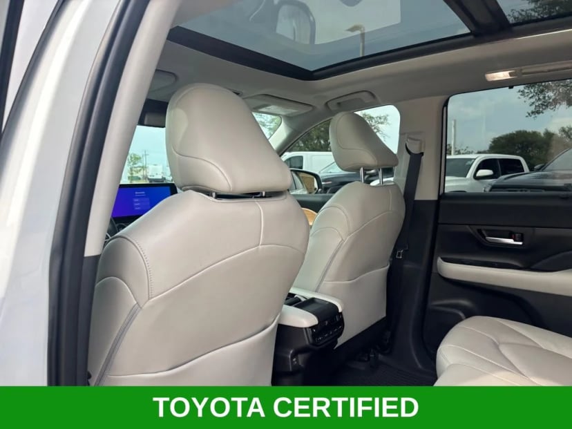 2025 Toyota Grand Highlander - Image 25