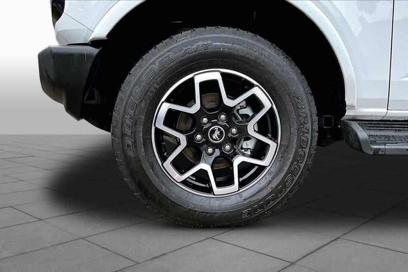 2025 Ford Bronco - Image 11