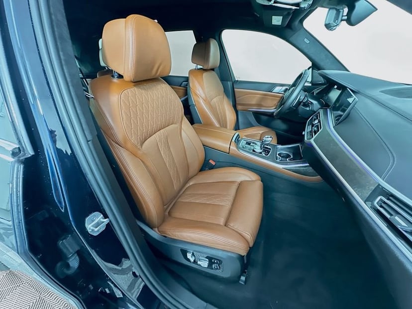 2022 BMW X7 - Image 30