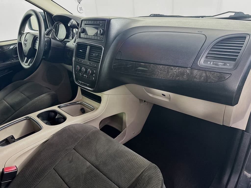 2012 DODGE Grand - Image 33