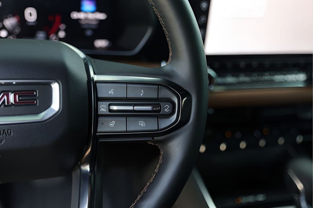 2026 GMC Canyon - Image 16