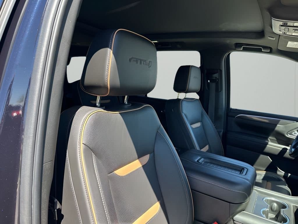 2023 GMC Yukon - Image 16
