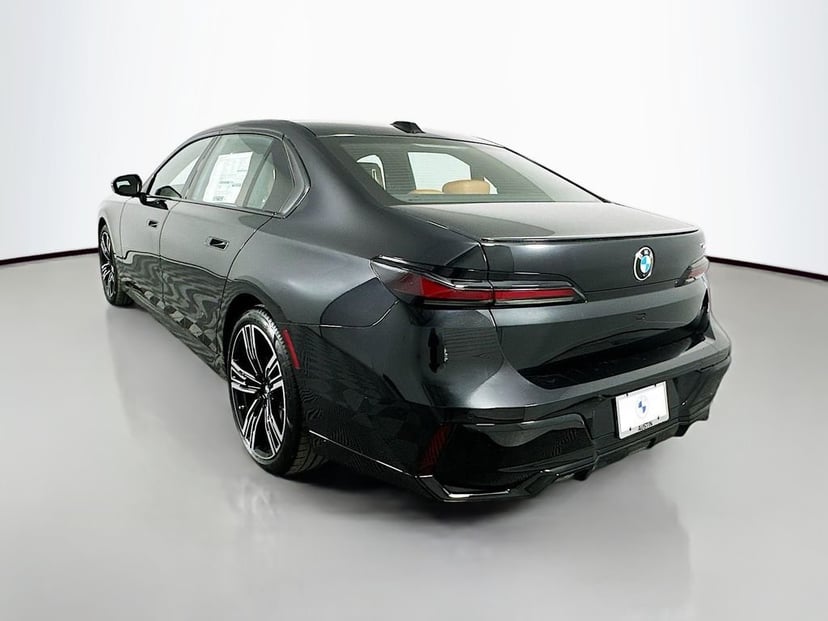2025 BMW 7 Series - Image 7