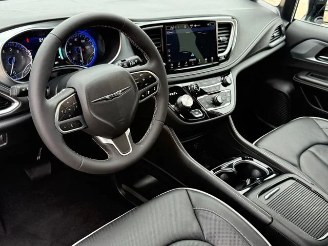2026 Chrysler Pacifica - Image 9