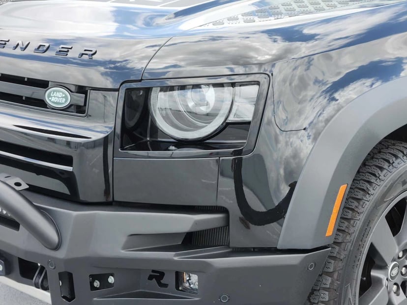 2024 Land Rover Defender - Image 8