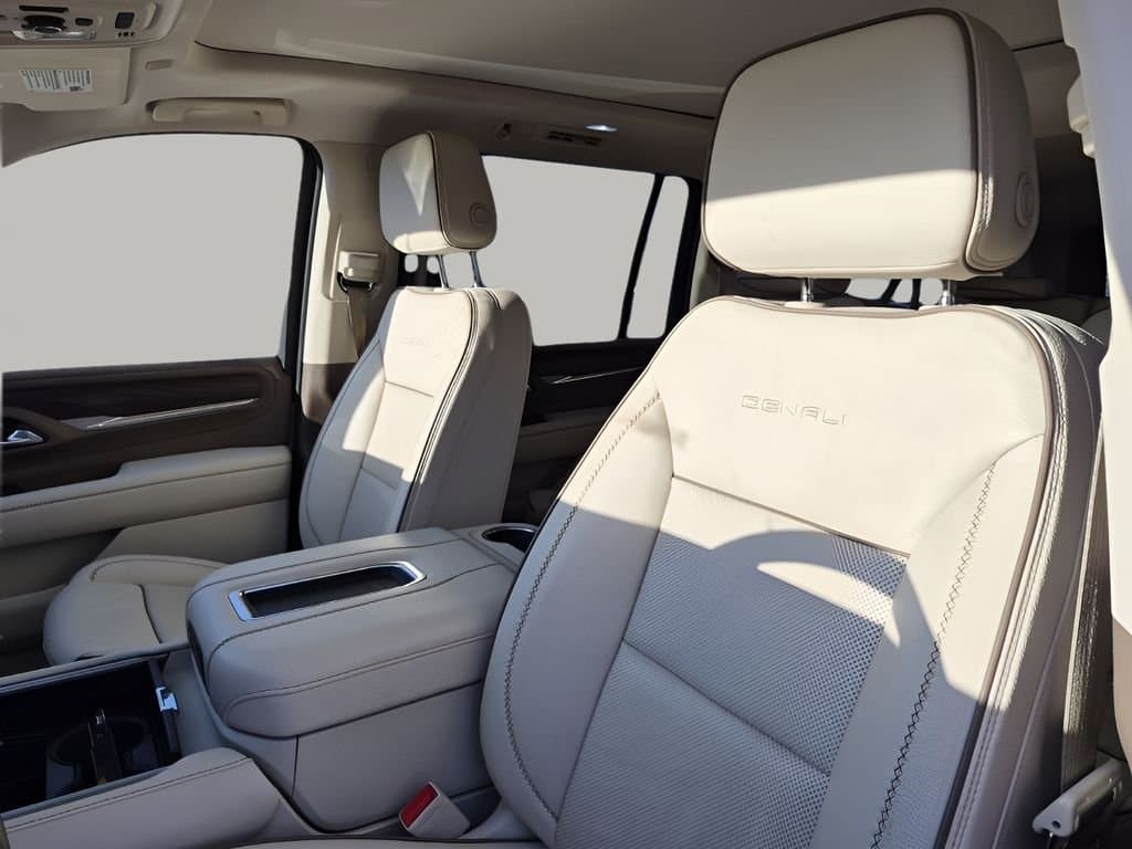 2023 GMC Yukon XL - Image 31