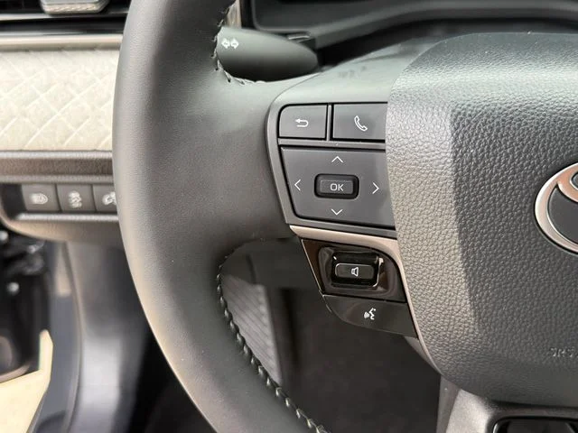 2025 Toyota Camry - Image 16