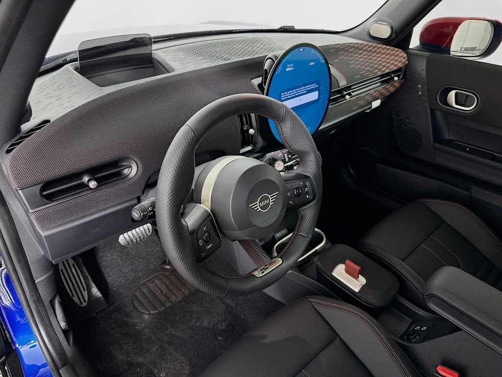 2025 MINI John Cooper Works - Image 9