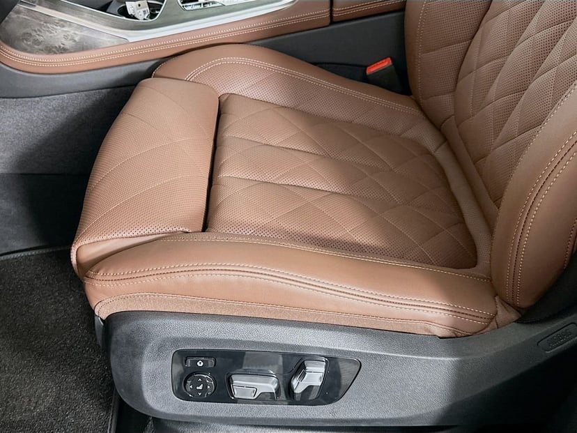 2026 BMW X7 - Image 21