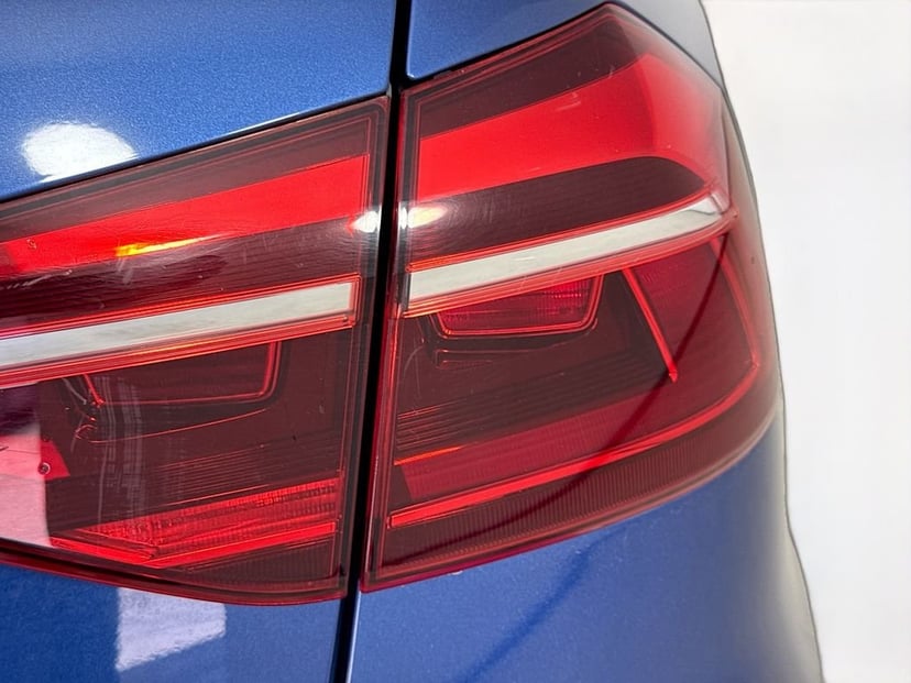 2017 Volkswagen Passat - Image 31