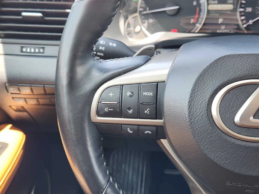 2022 Lexus RX 350 - Image 28