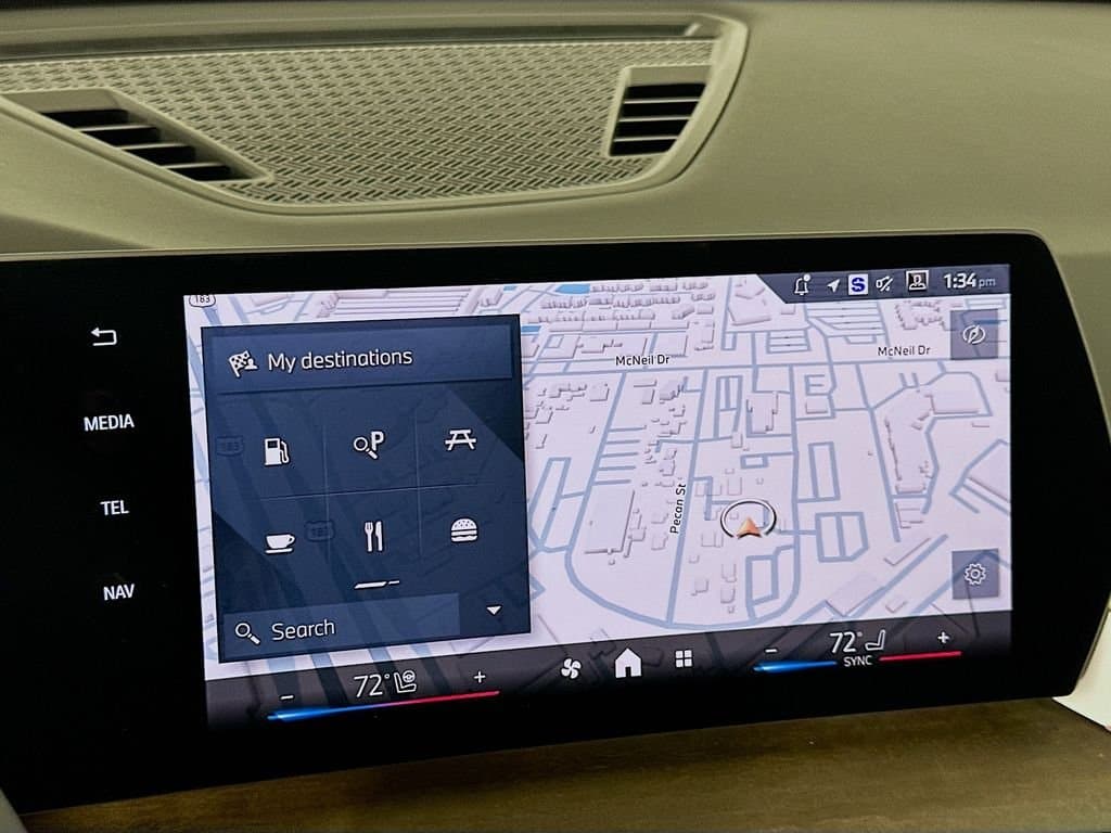 2025 BMW X1 - Image 12