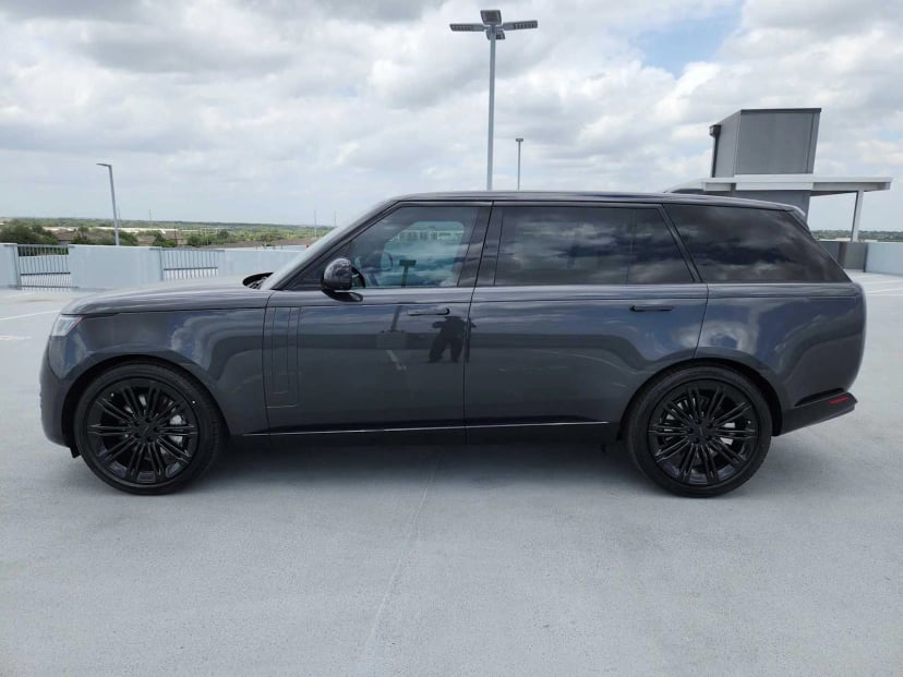 2026 LAND ROVER Range Rover - Image 4