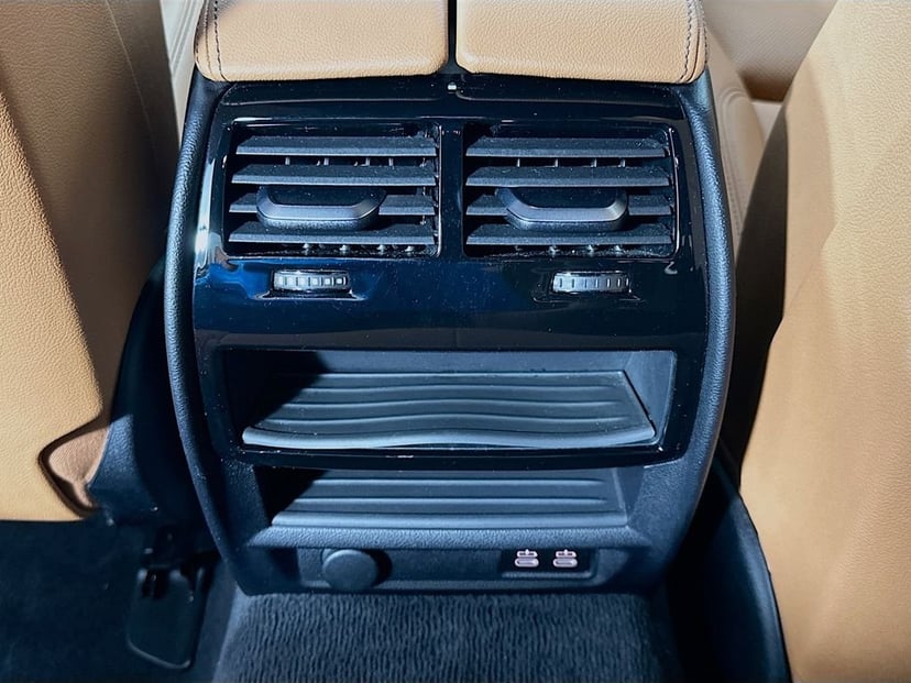 2023 BMW 5 Series - Image 25