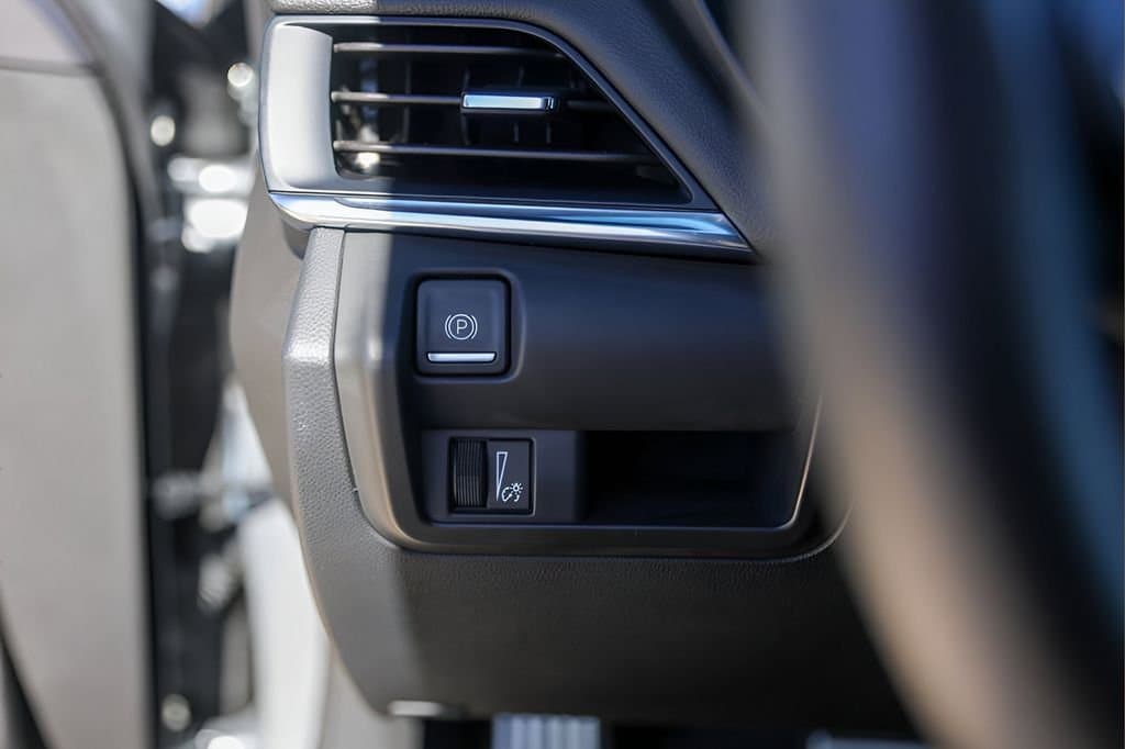 2025 Cadillac CT4 - Image 15