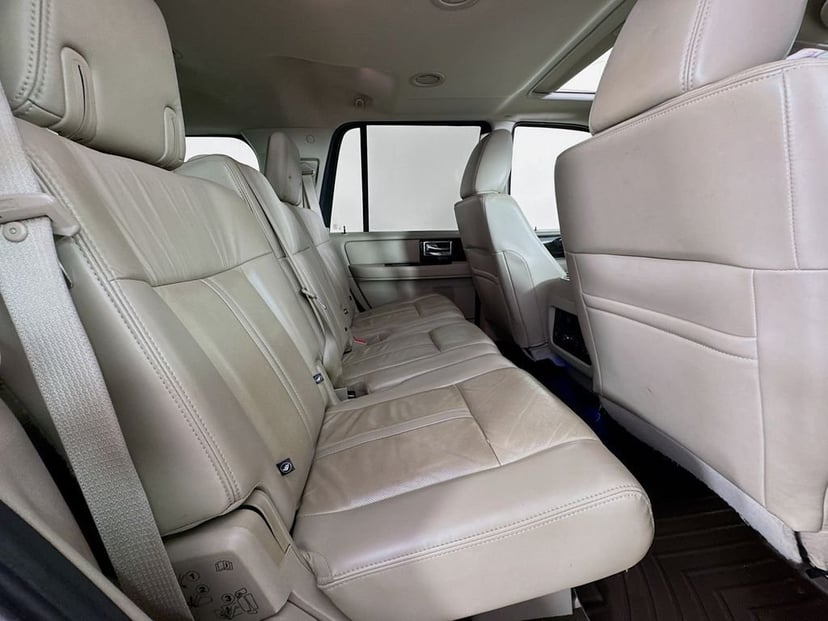2017 Lincoln Navigator - Image 37