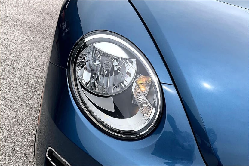 2018 Volkswagen Beetle - Image 25