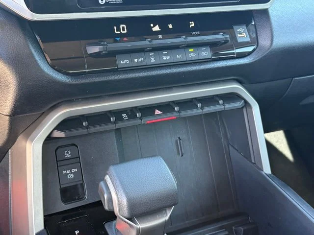 2022 Toyota Tundra - Image 18