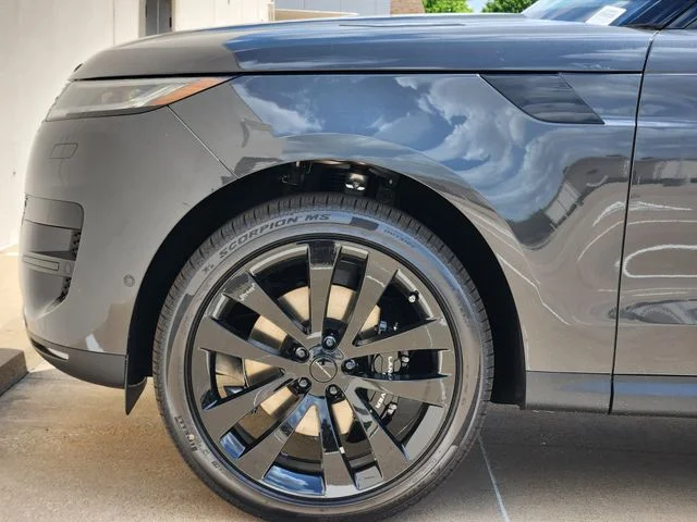 2026 Land Rover Range Rover Sport - Image 6