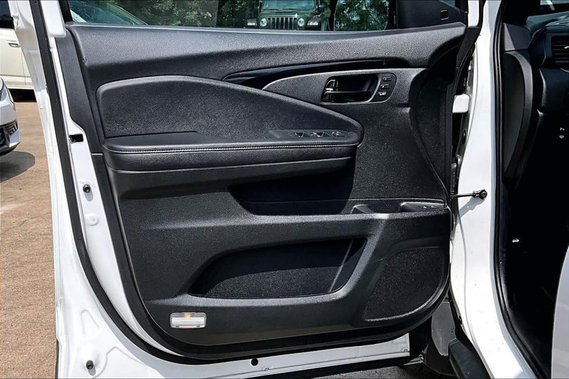 2023 Honda Passport - Image 22
